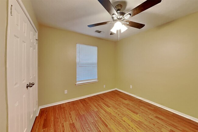 Building Photo - 14518 Enola Dr