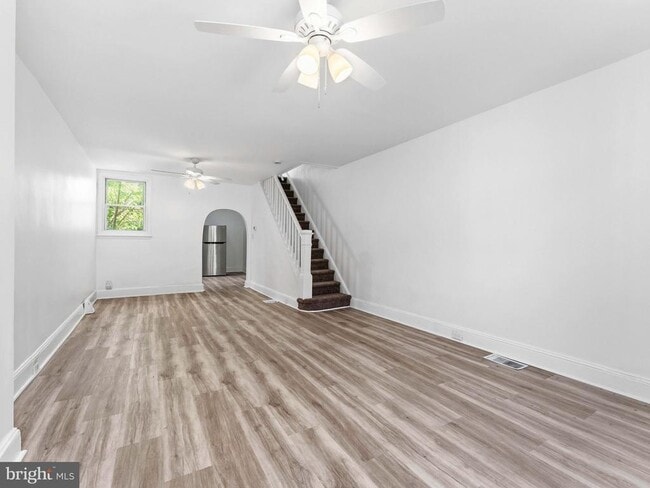 Building Photo - 1831 E Clementine St