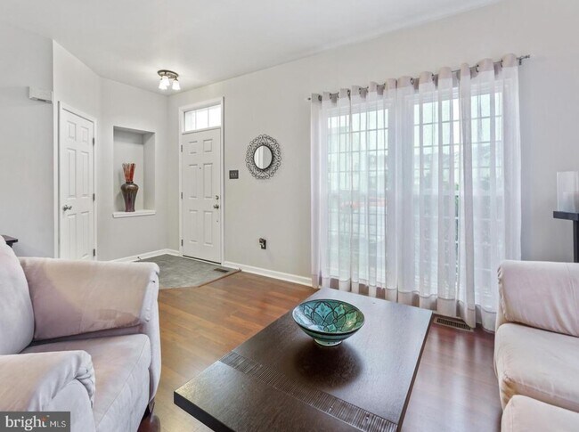 Building Photo - 2 W Kyla Marie Dr