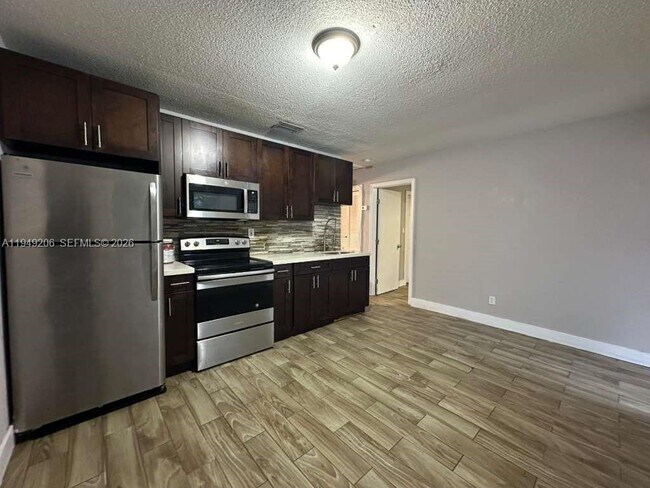 Building Photo - 647 NW 3rd Ave