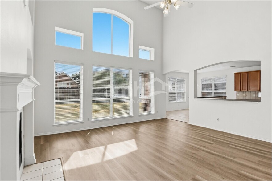 Building Photo - 2112 Lake Fork Ln