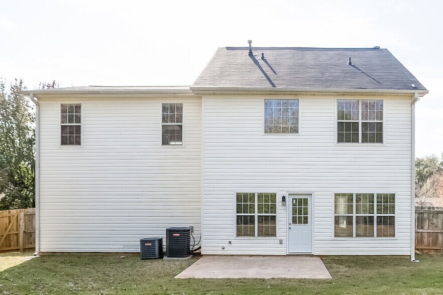 Building Photo - 5175 Yellow Pine Dr