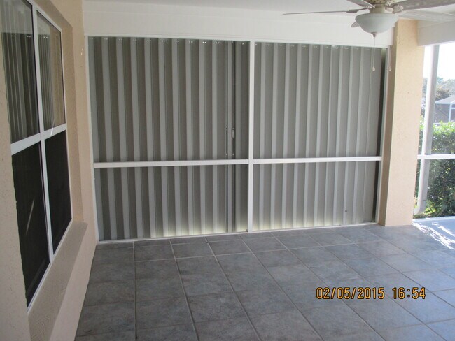 Building Photo - Lovely Oakwood Village Home