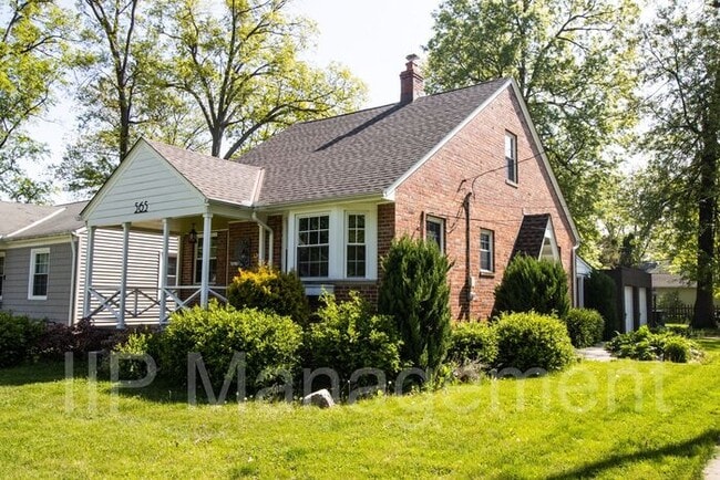 Building Photo - Impeccable 3BR 3BA Home in Bay Village!