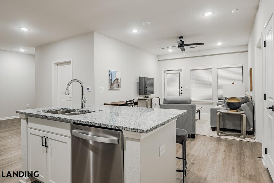 Building Photo - 1650 Harris Hill Rd