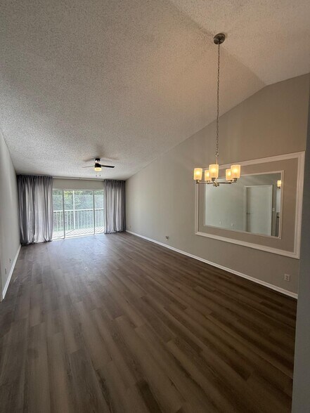 Building Photo - 330 NW 67th St