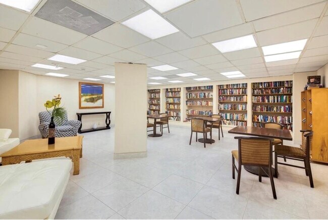 Building Photo - 3180 S Ocean Dr