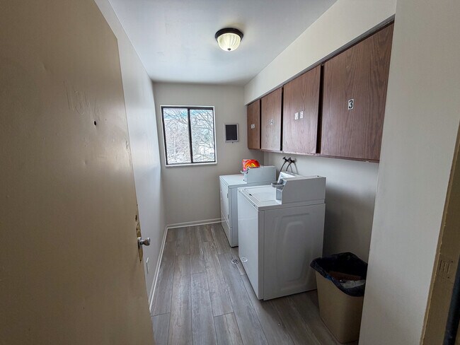 Building Photo - 1356 Vineland Ct SE