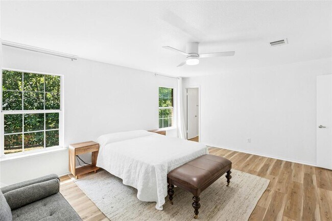 Building Photo - 11208 Midbury Ct