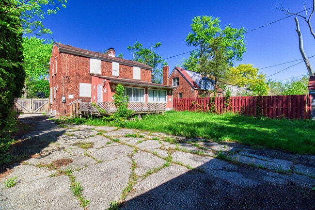 Building Photo - 16134 Pierson St