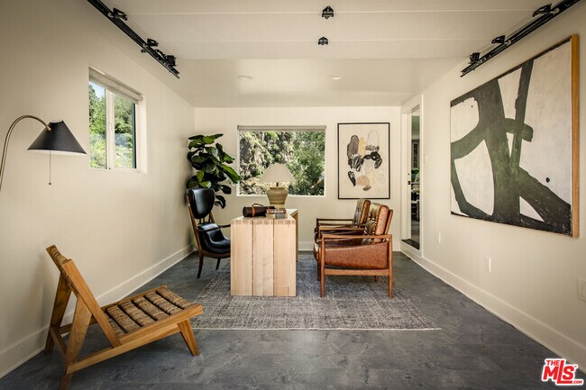 Building Photo - 2370 San Marco Dr