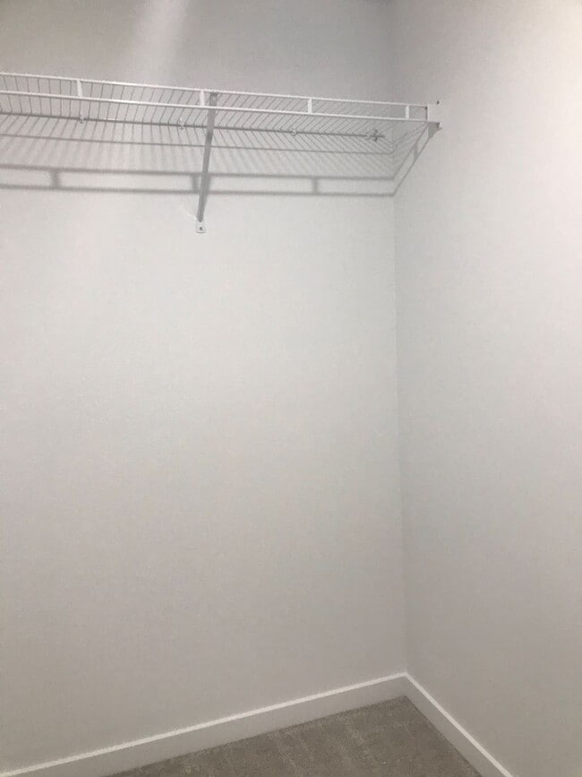 Building Photo - Executive Rental - 4 Bedroom 2 Baths