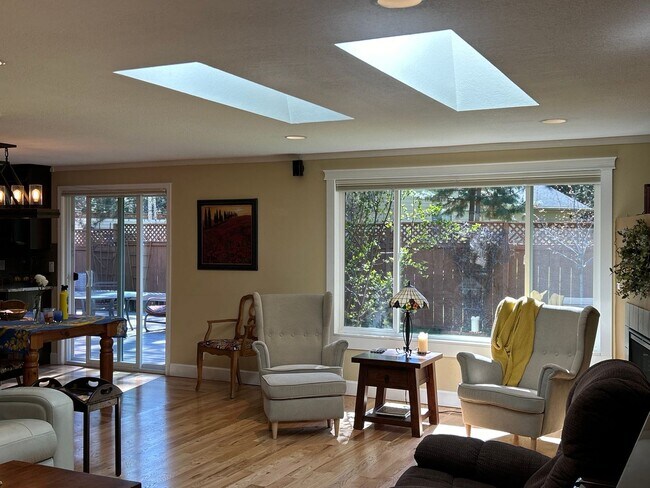 Building Photo - Country Living In The City - 3 Bedroom / 2 Bathroom Home on a Large Corner Lot