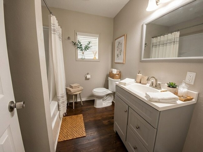 Building Photo - 518 Big Deer Dr