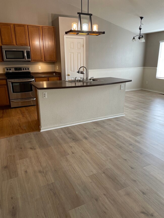 Building Photo - 12651 Jersey Cir E