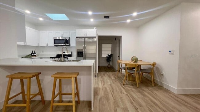 Building Photo - 22011 Catherine Ave