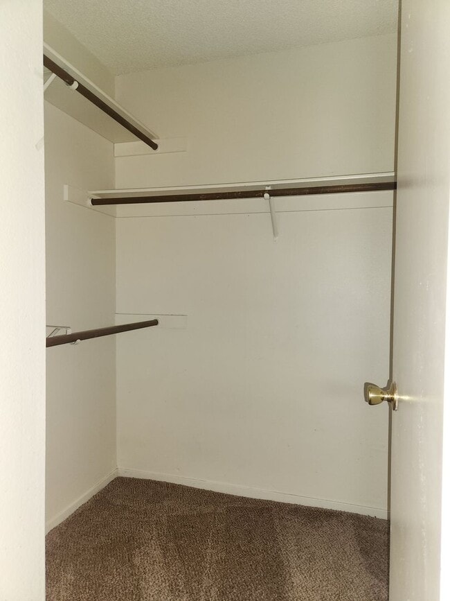 Building Photo - CUTE 2ND FLOOR  1 BEDROOM CONDO W/ LOFT