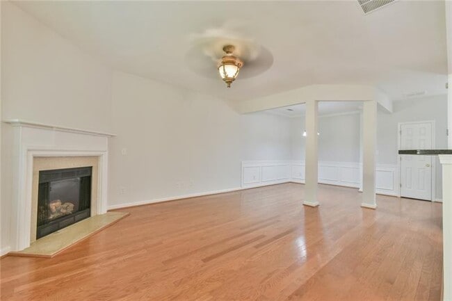 Building Photo - 2694 Winslow Ridge Dr NE