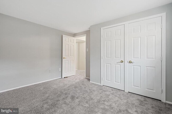 Building Photo - 10661 High Beam Ct