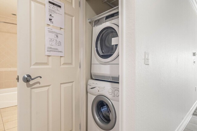 Building Photo - 1102 Sunset View Cir