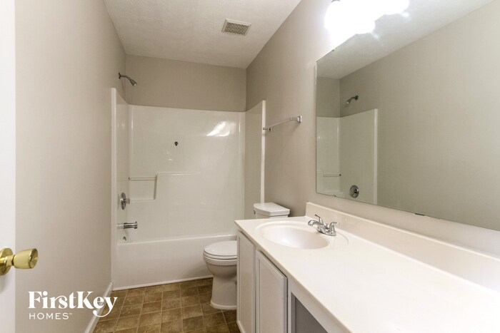 Building Photo - 8588 N Springview Dr