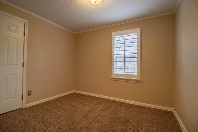 Building Photo - 575 I St