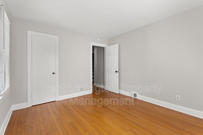 Building Photo - 147 Westgate Dr