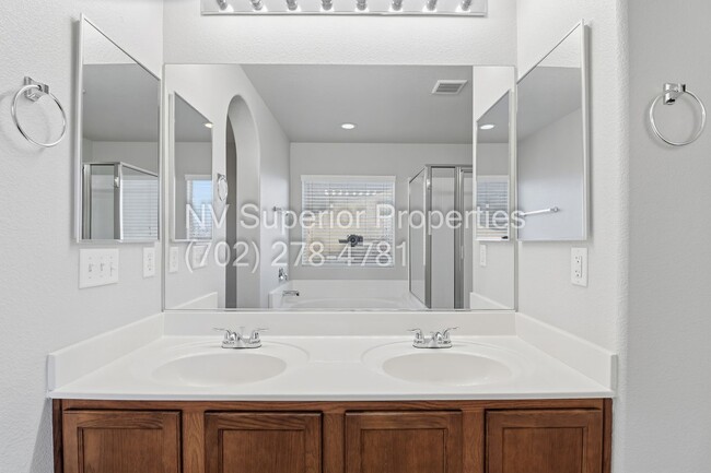 Building Photo - Henderson!!! Community: Cadence!! Brand New Carpet!! 4 Bedrooms!!! Bed & Full bath downstairs!! L...