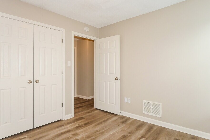 Building Photo - 600 W Ashley Glen Cir
