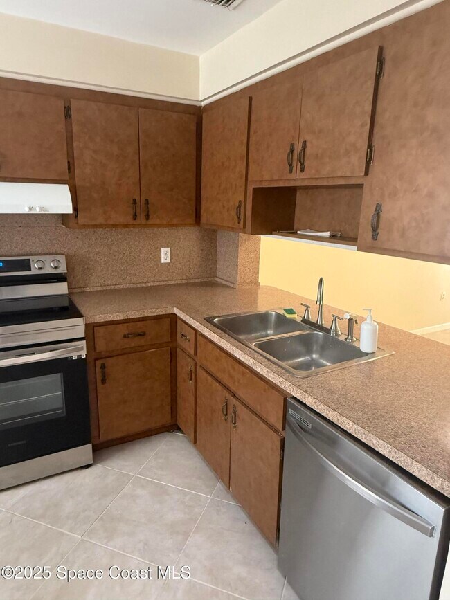 Building Photo - 124 San Juan Cir