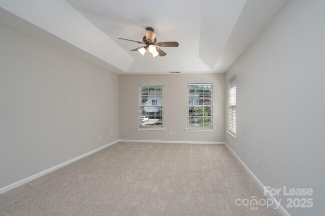 Building Photo - 604 Queenswater Ln
