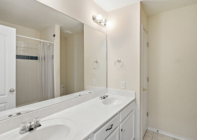 Building Photo - Charming 3-Bedroom Home with 2 Full Baths in Cibolo, TX