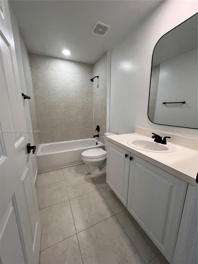 Building Photo - 3102 Coral Ridge Dr