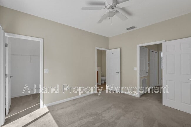 Building Photo - 1413 Retreat Cir