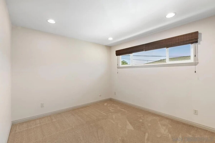 Building Photo - 5954 Stadium St