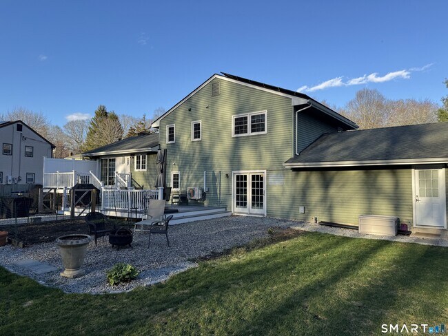 Building Photo - 15 Brookfield Dr