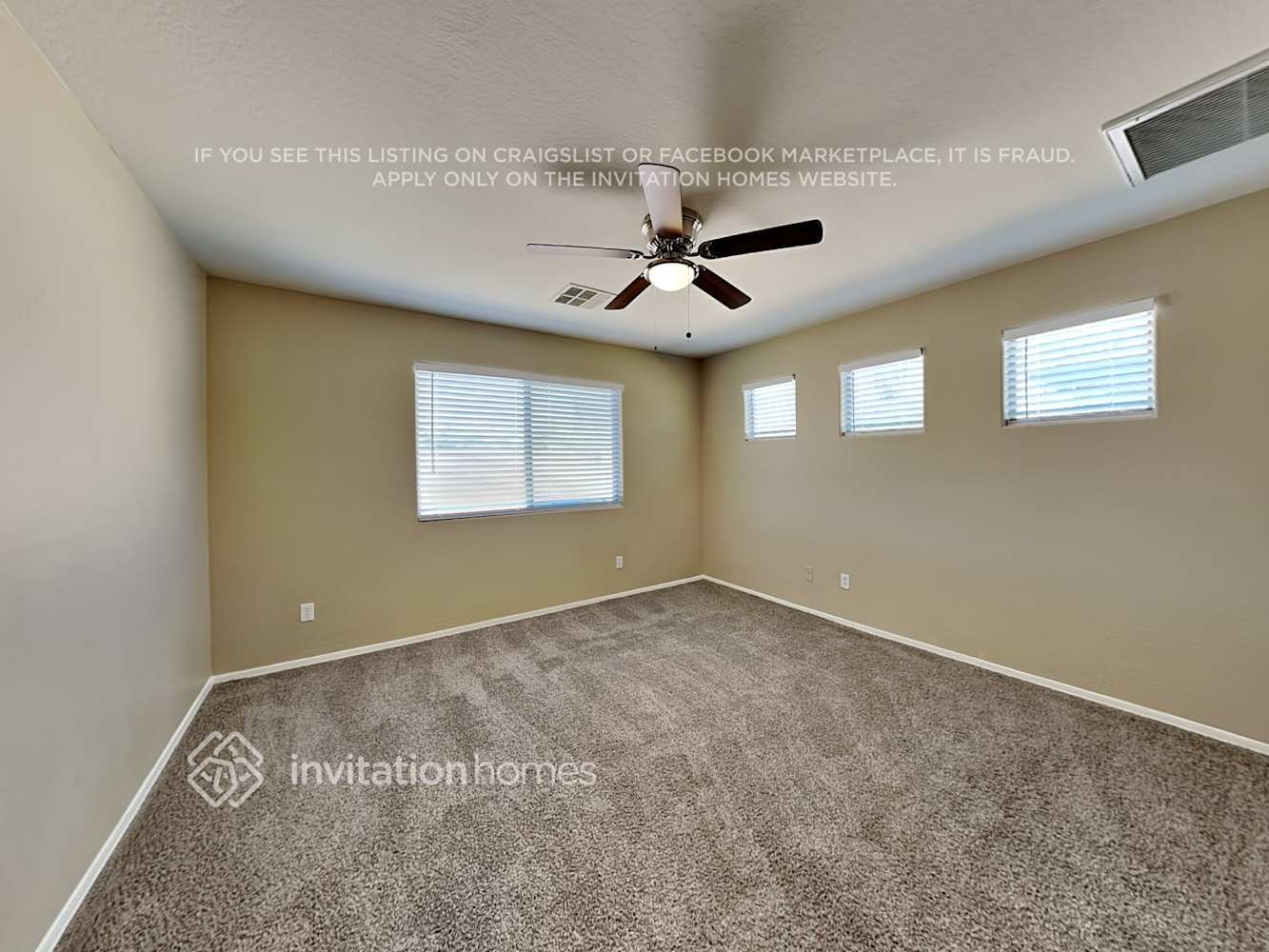 Building Photo - 5418 W Pleasant Ln