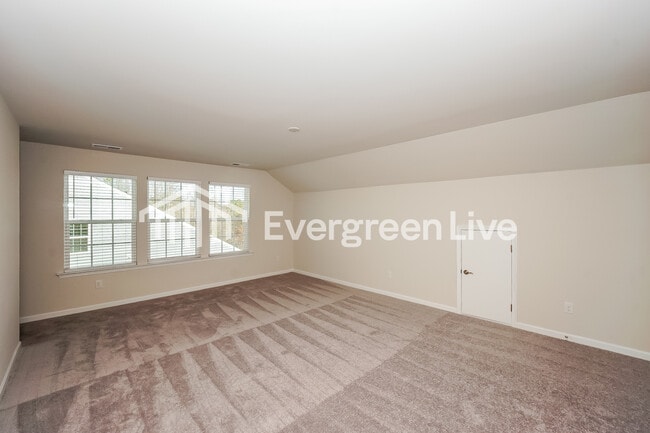 Building Photo - 6460 Fairfax Ct