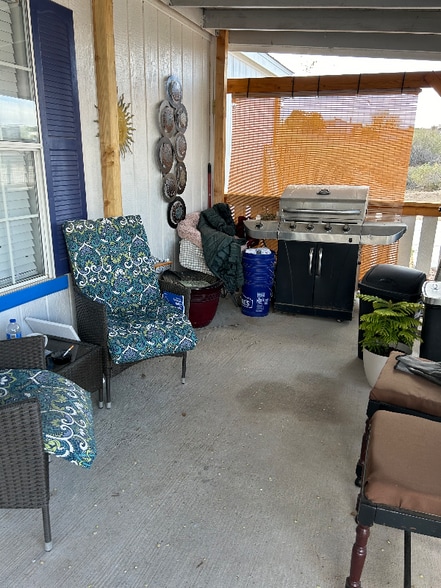 Building Photo - 545 Montego Dr SE