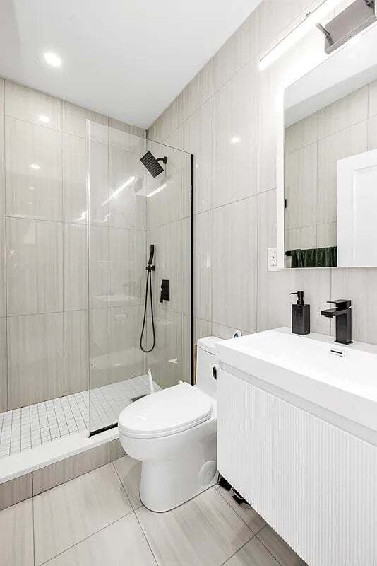 Building Photo - 107 First Avenue