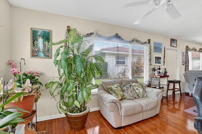 Building Photo - 328 NW 42nd St