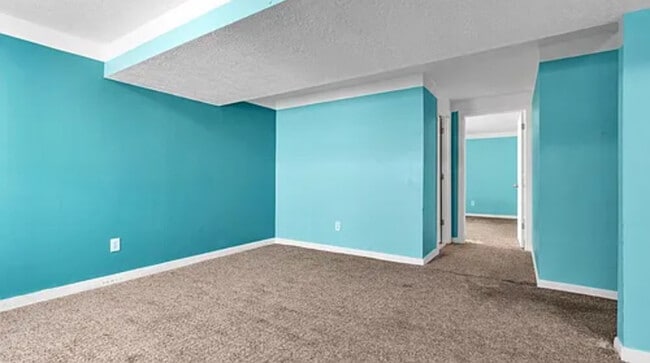 Building Photo - Your Next Home Awaits!