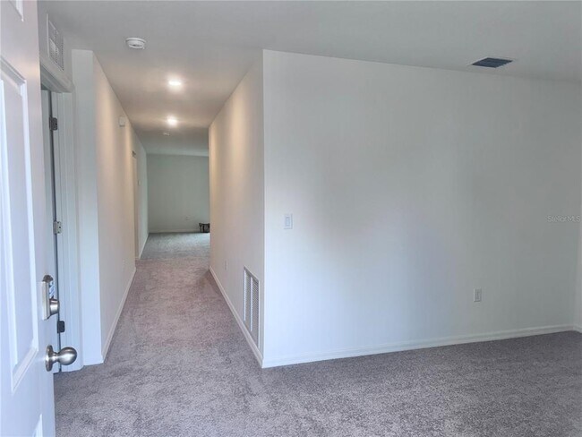 Building Photo - 76 Pine Cir Dr