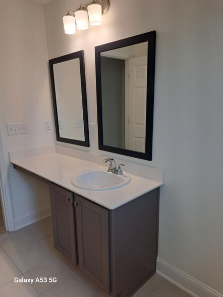 Building Photo - 59 Signet Cir