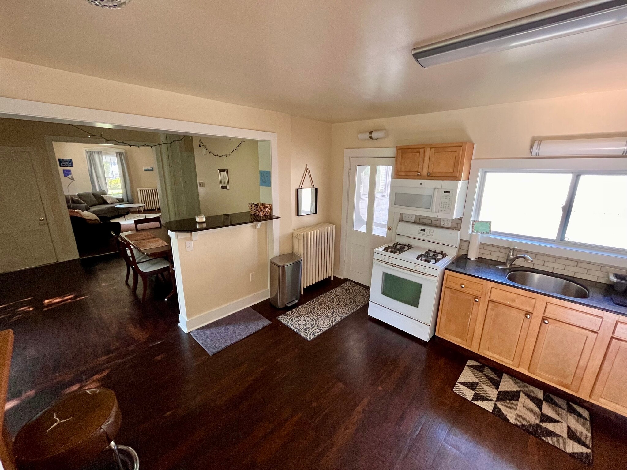 Building Photo - 52 Center St