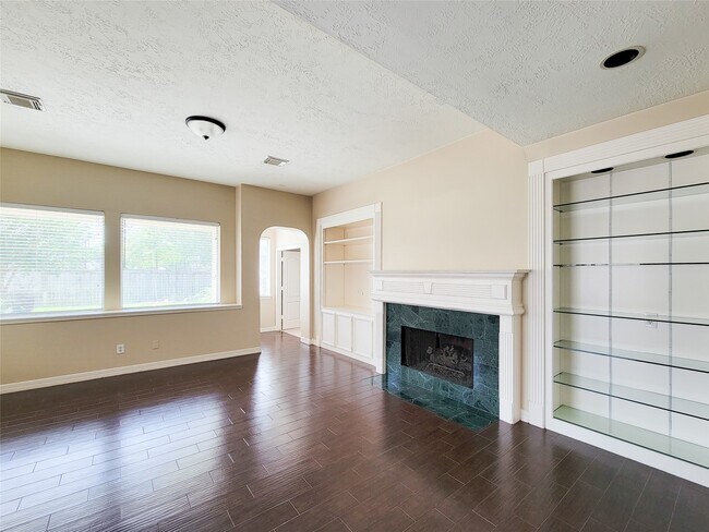 Building Photo - 914 Ivory Ridge Ln