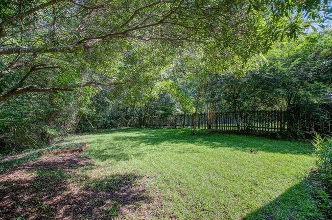 Building Photo - 524 Beverly Dr