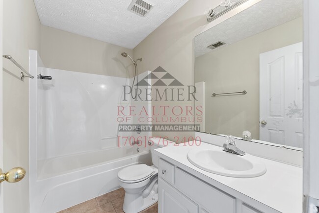 Building Photo - 6009 N Pointe Dr