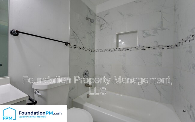 Building Photo - 3814 Selden Cove