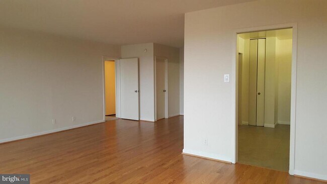 Building Photo - 4515 Willard Ave